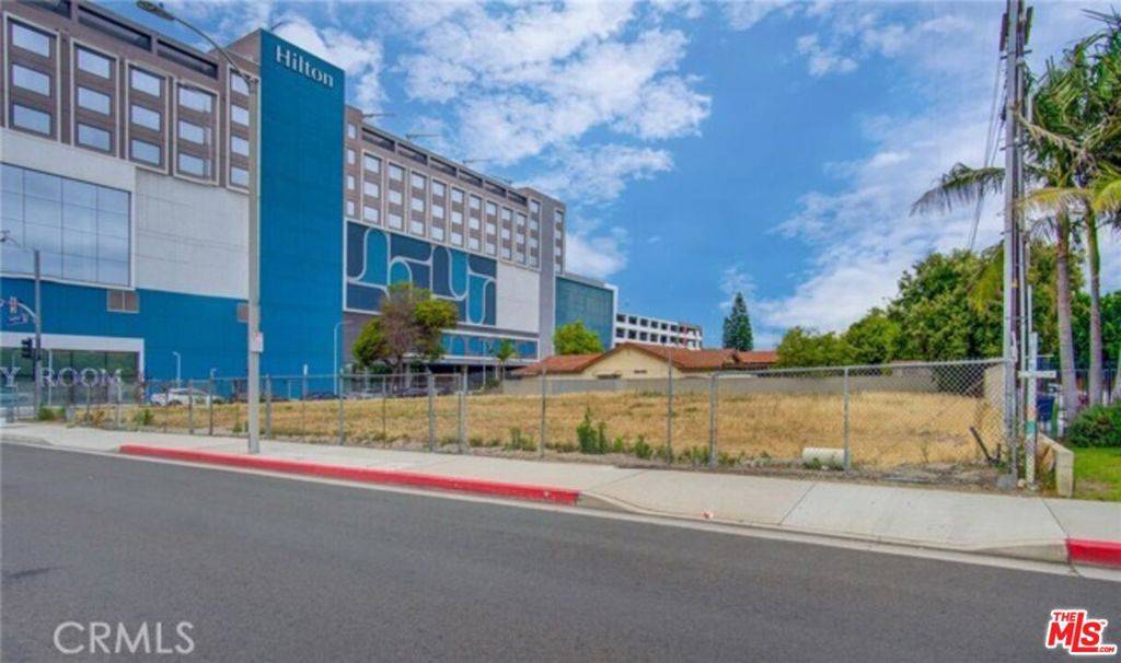 Buena Park, CA 90621,7911 Orangethorpe AVE