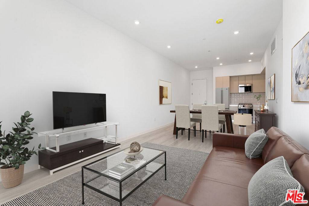 Los Angeles, CA 90025,1650 Sawtelle BLVD #208