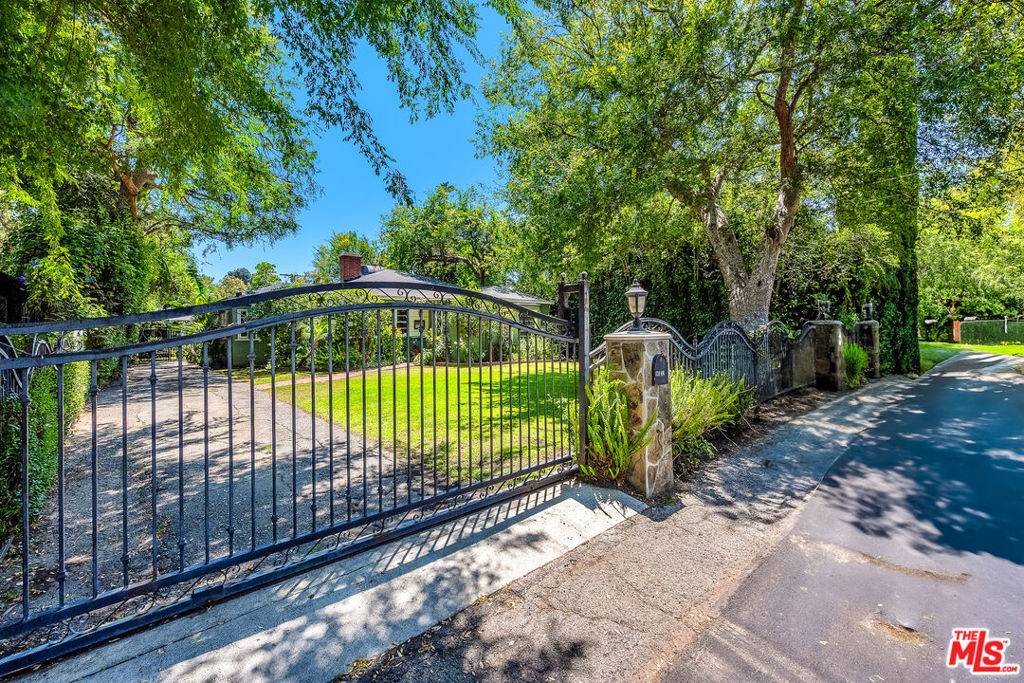 Valley Village, CA 91607,12144 Blix ST