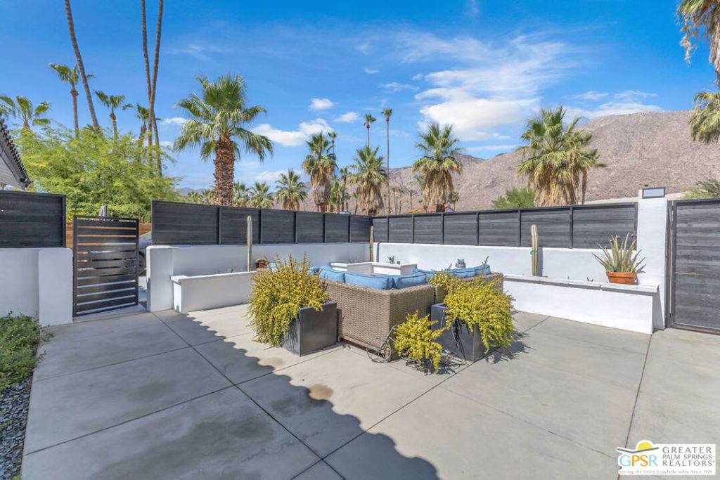 Palm Springs, CA 92264,550 S Indian TRL