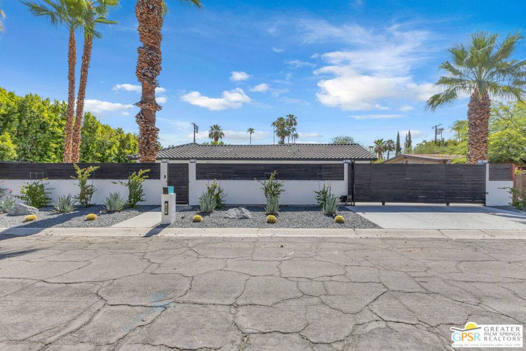 Palm Springs, CA 92264,550 S Indian TRL