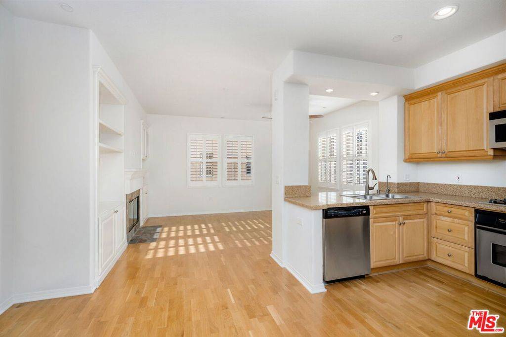 Playa Vista, CA 90094,13080 Pacific Promenade #322