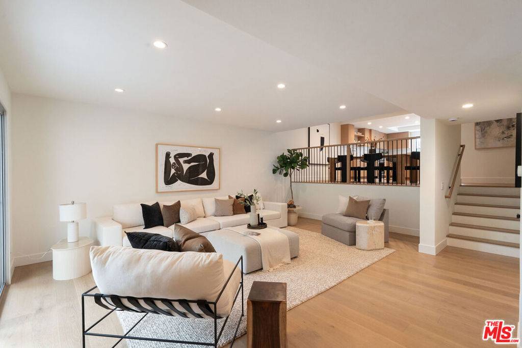 Marina Del Rey, CA 90292,13245 Fiji WAY #H