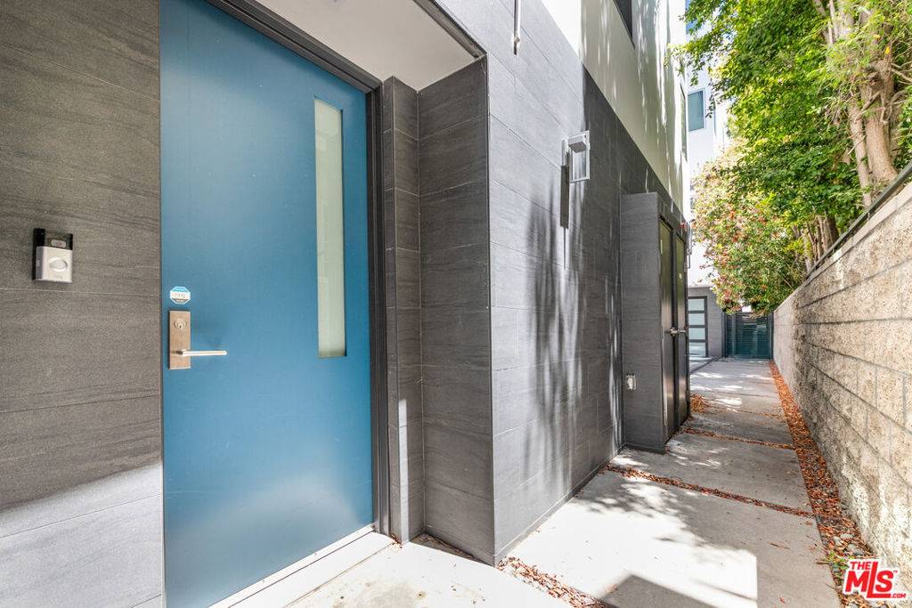 Los Angeles, CA 90025,1951 Manning AVE