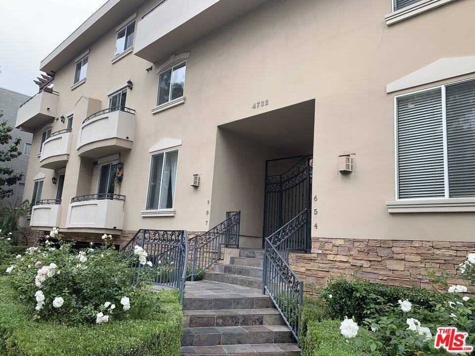 Valley Village, CA 91607,4732 Radford AVE #10