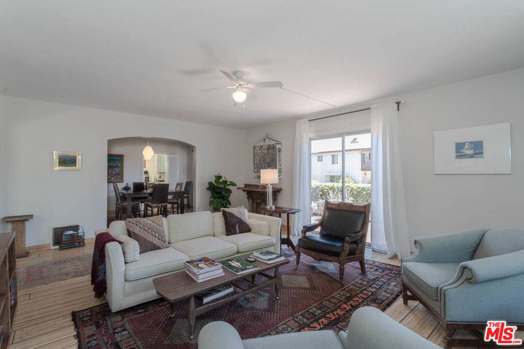 Los Angeles, CA 90024,10959 STRATHMORE DR