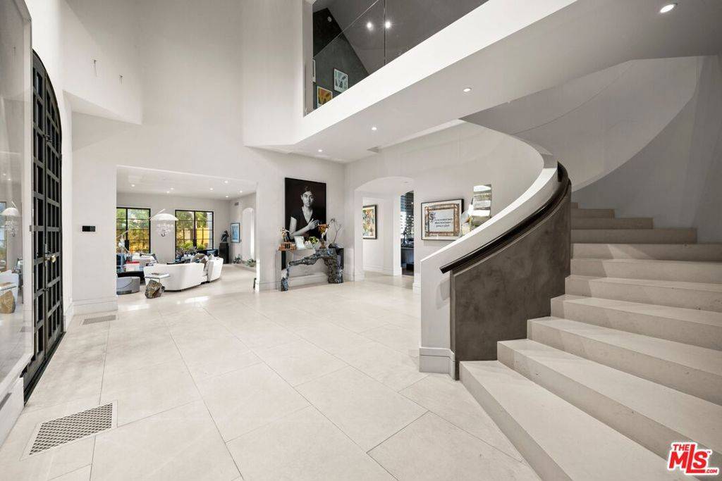 Los Angeles, CA 90077,3396 Stone Ridge LN