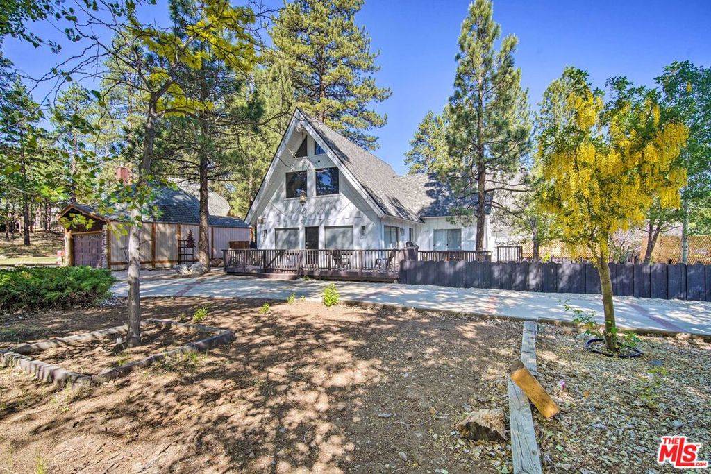 Big Bear, CA 92315,41665 Tanager DR