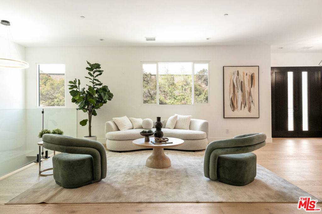 Glendale, CA 91206,350 Mount Carmel Dr