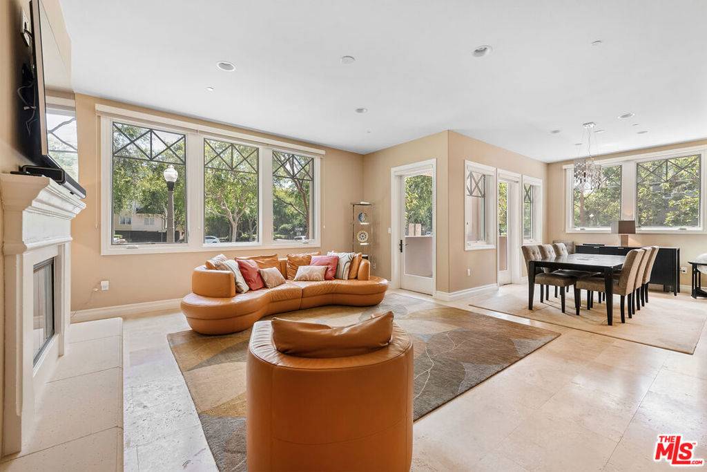 Playa Vista, CA 90094,6241 Crescent Pkwy #109
