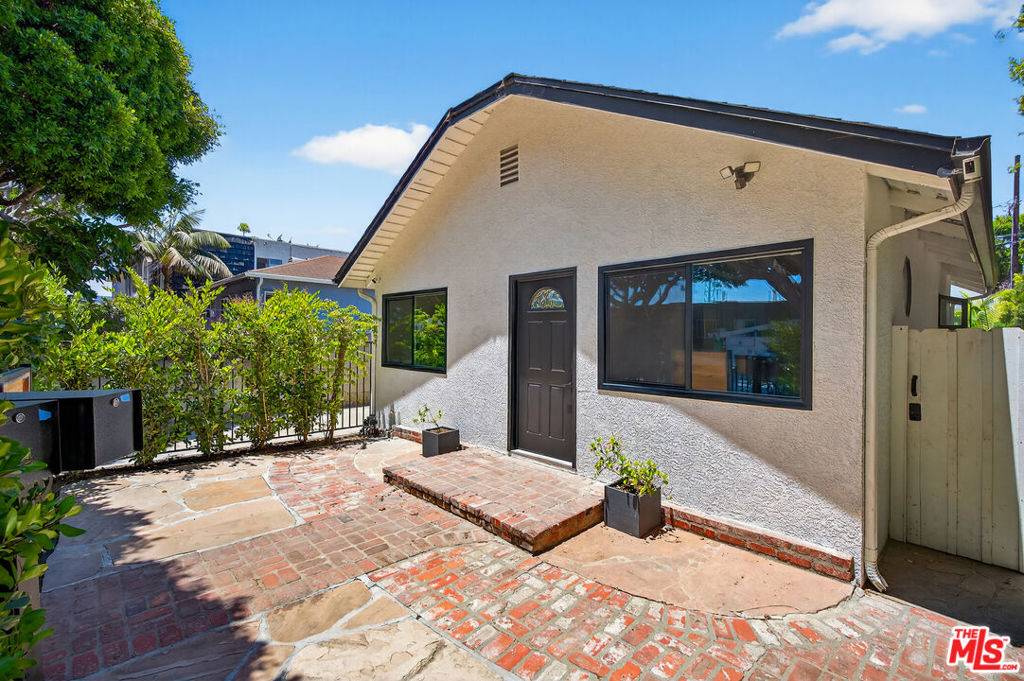 Santa Monica, CA 90405,925 Marine ST