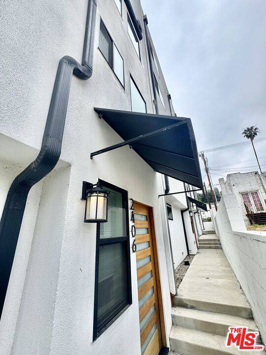 Los Angeles, CA 90039,2406 Glendale CT