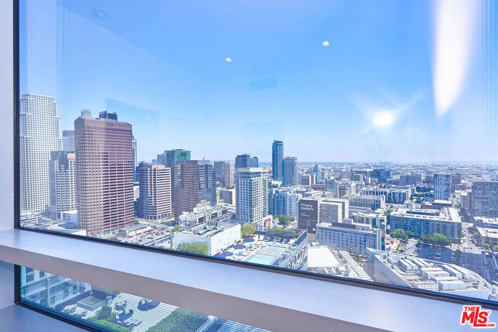Los Angeles, CA 90015,900 W Olympic BLVD #31E