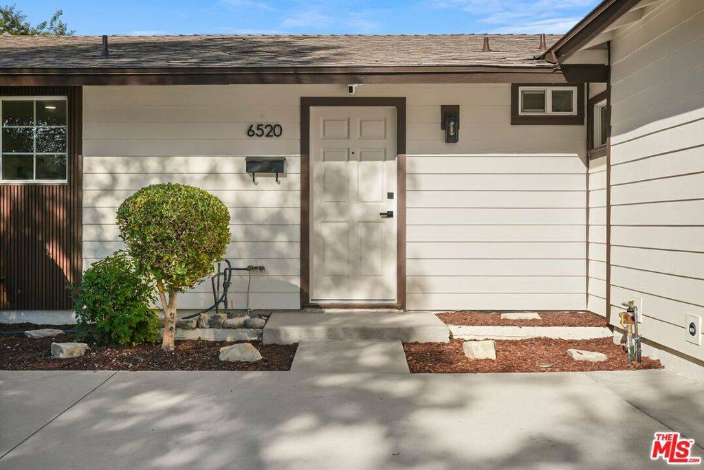 West Hills, CA 91307,6520 Debs AVE