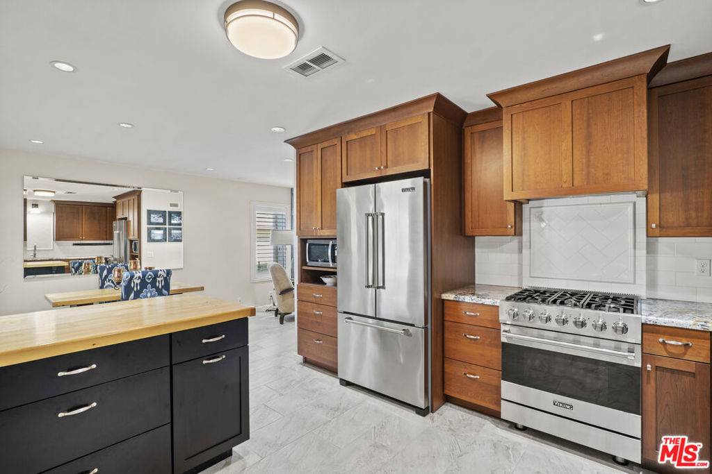 Simi Valley, CA 93065,877 Chelsea CT