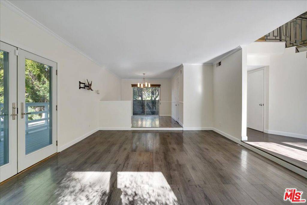 Woodland Hills, CA 91364,20001 Gypsy LN