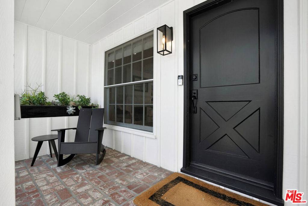 Studio City, CA 91604,13038 Greenleaf ST