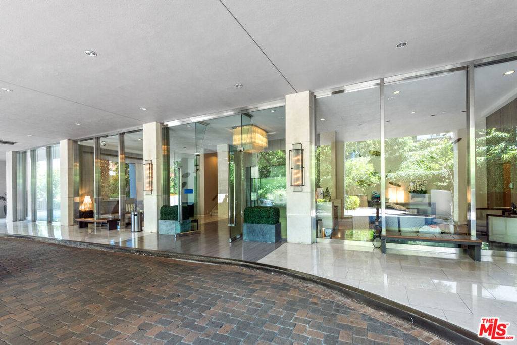 Los Angeles, CA 90024,865 Comstock AVE #PHD