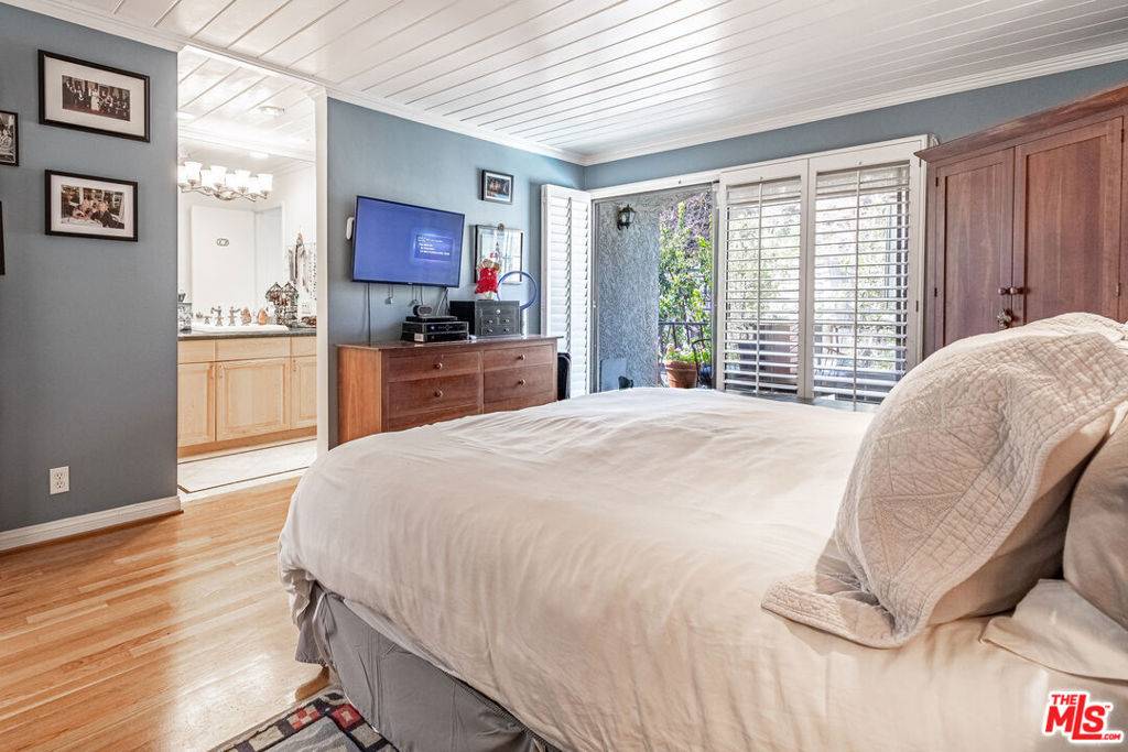 Los Angeles, CA 90004,624 Wilcox AVE #1/2