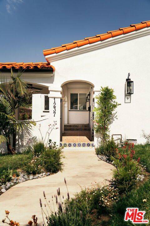 Los Angeles, CA 90019,1237 S Curson AVE