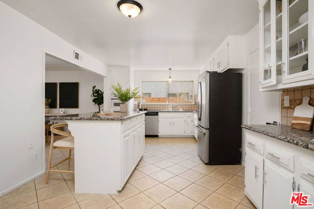 North Hills, CA 91343,8754 Odessa AVE