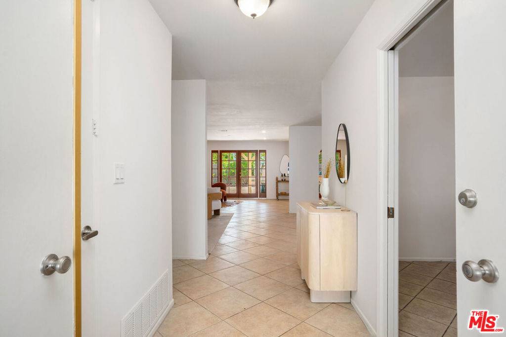 North Hills, CA 91343,8754 Odessa AVE