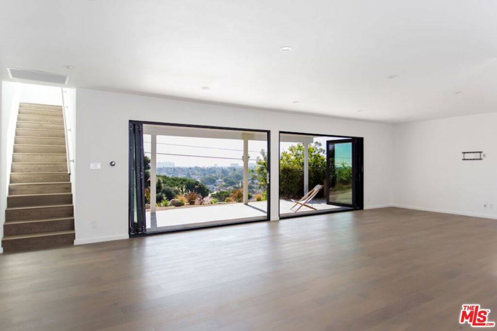 Los Angeles, CA 90066,13118 Dewey ST
