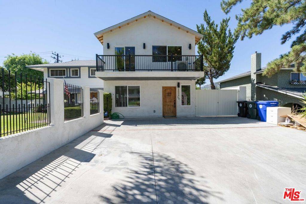 Newhall, CA 91321,23906 1/2 Darbun DR