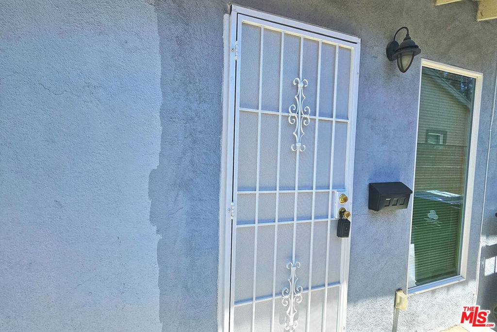Northridge, CA 91325,8454 Zelzah AVE