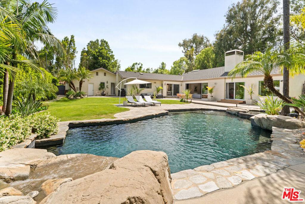 Encino, CA 91316,5153 Amestoy AVE