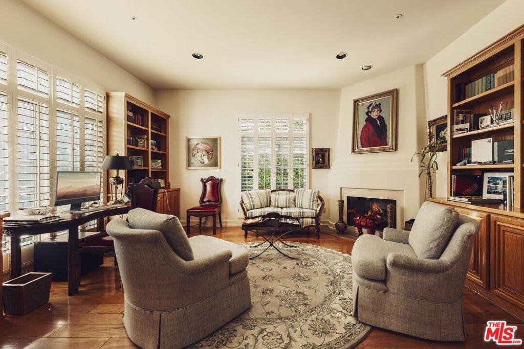 Los Angeles, CA 90077,2317 Weybridge LN