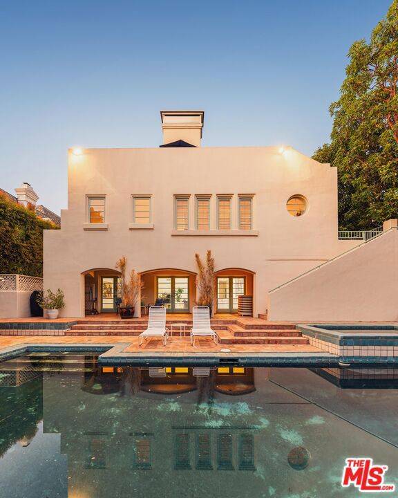 Los Angeles, CA 90077,2317 Weybridge LN