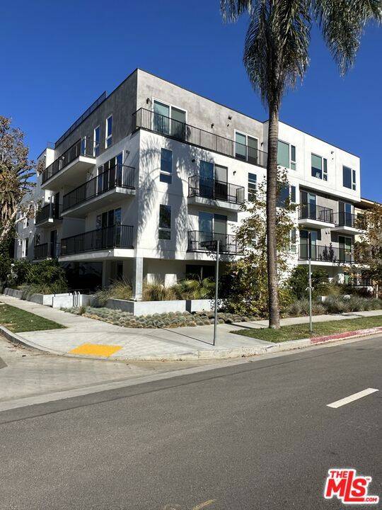 Sherman Oaks, CA 91423,4806 Sylmar AVE #PH2