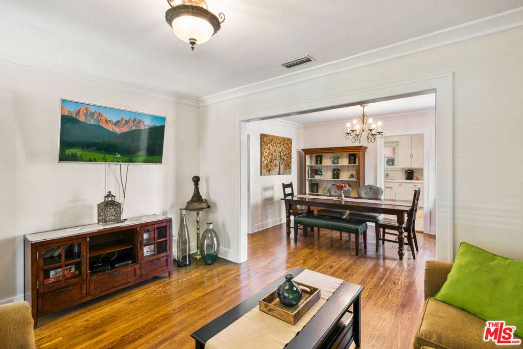 Studio City, CA 91602,10721 AQUA VISTA