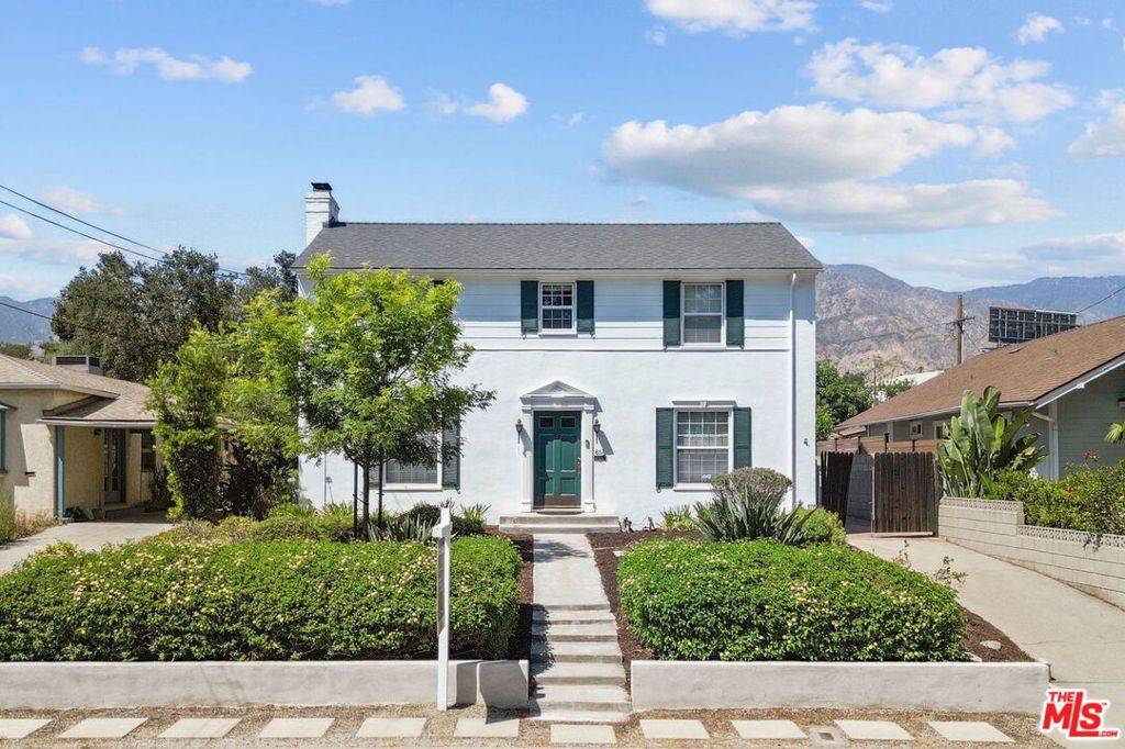 Altadena, CA 91001,867 New York DR
