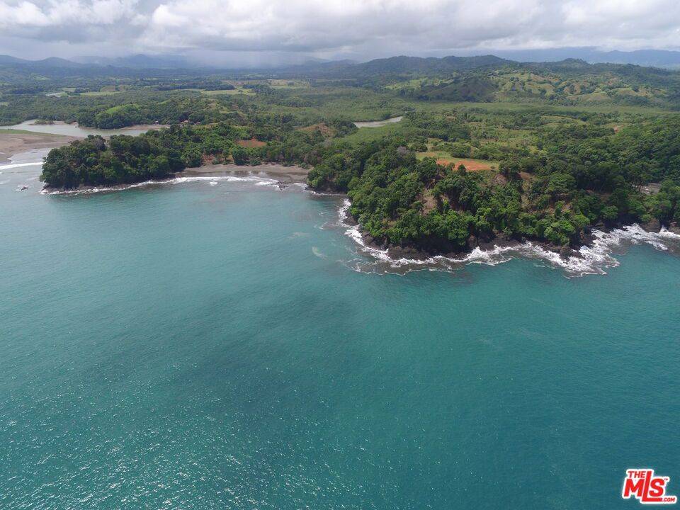 0,1 The Isla Panama