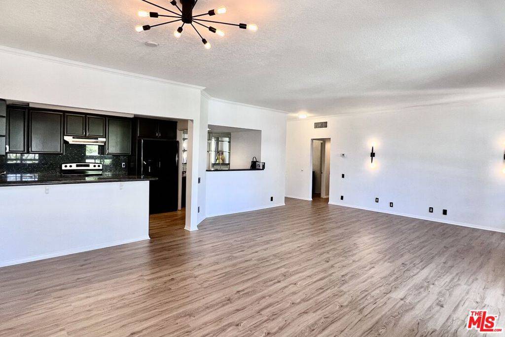 West Hollywood, CA 90069,8960 Cynthia ST #109