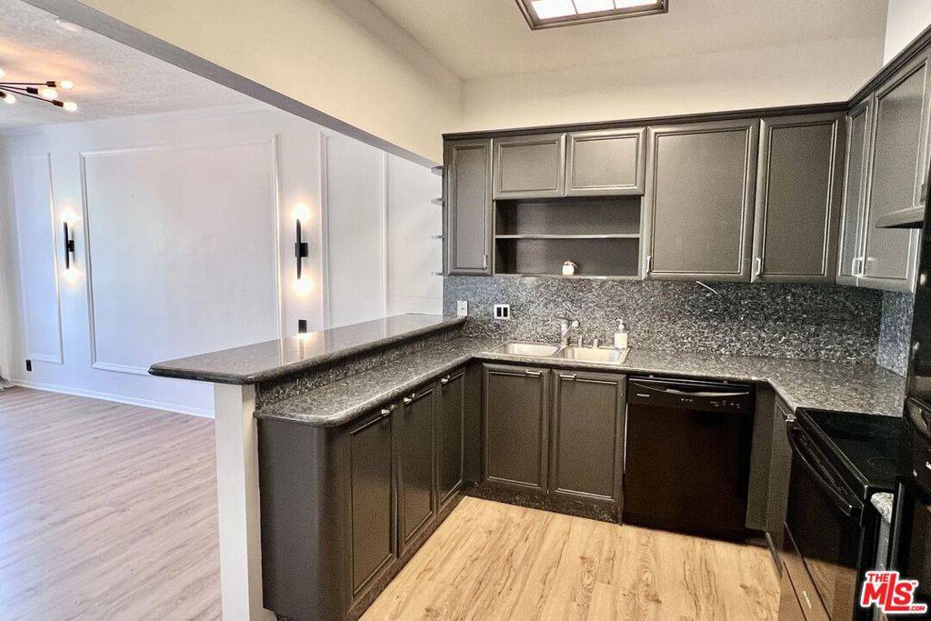 West Hollywood, CA 90069,8960 Cynthia ST #109