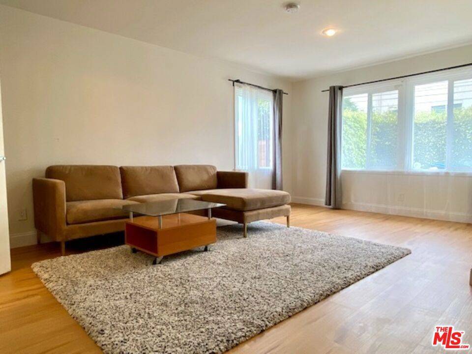 Los Angeles, CA 90025,11673 Mississippi AVE