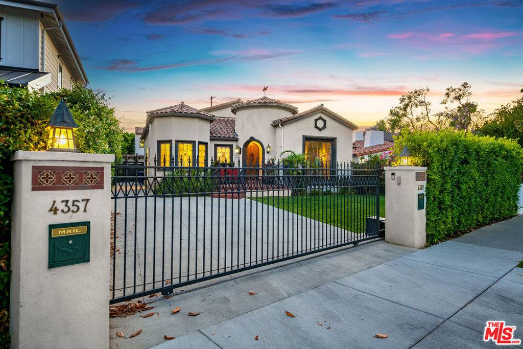 Toluca Lake, CA 91602,4359 Clybourn AVE