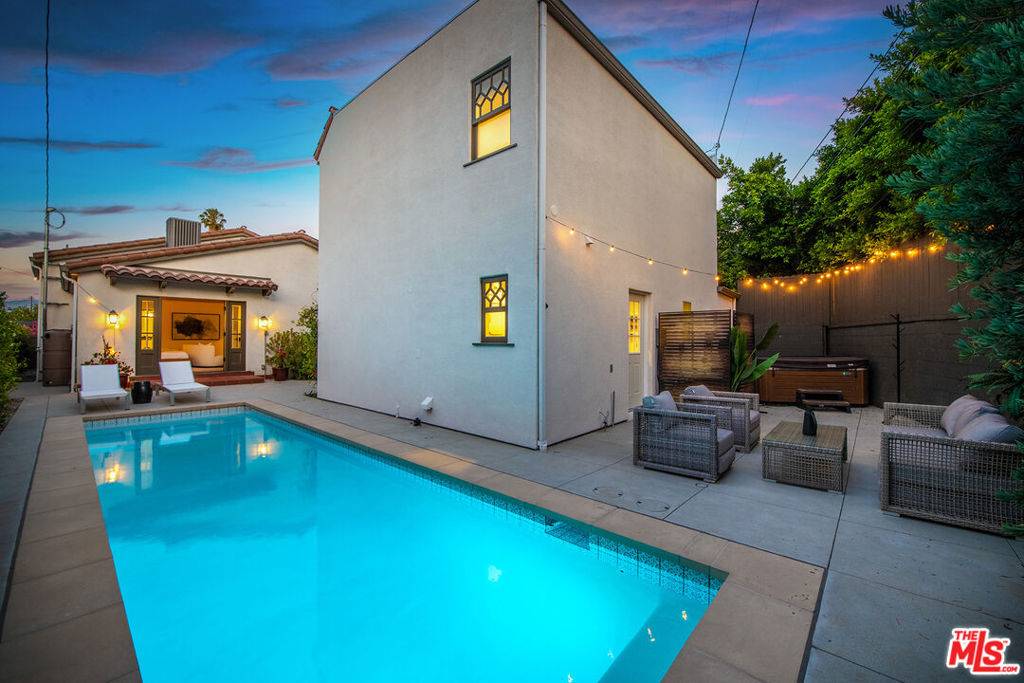Toluca Lake, CA 91602,4359 Clybourn AVE