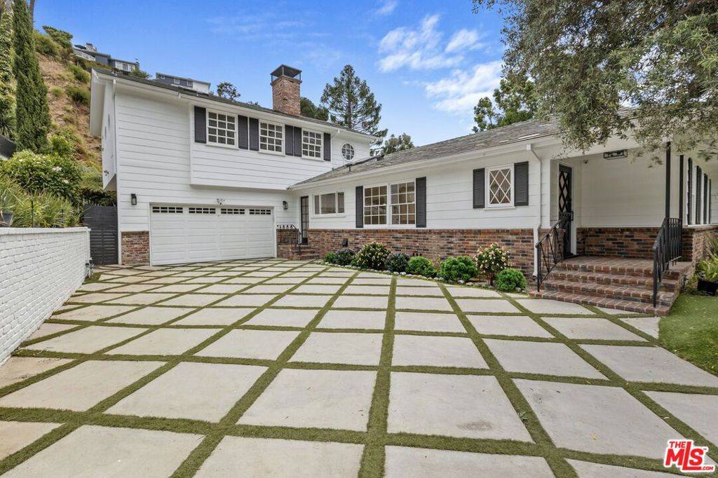 Los Angeles, CA 90069,1462 Rising Glen RD