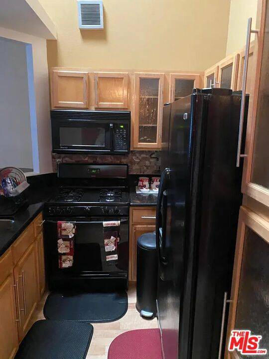 Inglewood, CA 90301,726 S Fir AVE #3
