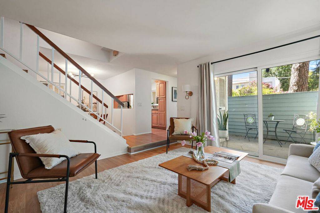 Tarzana, CA 91356,18411 Hatteras ST #106
