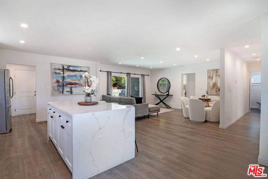 Van Nuys, CA 91406,15405 Covello ST