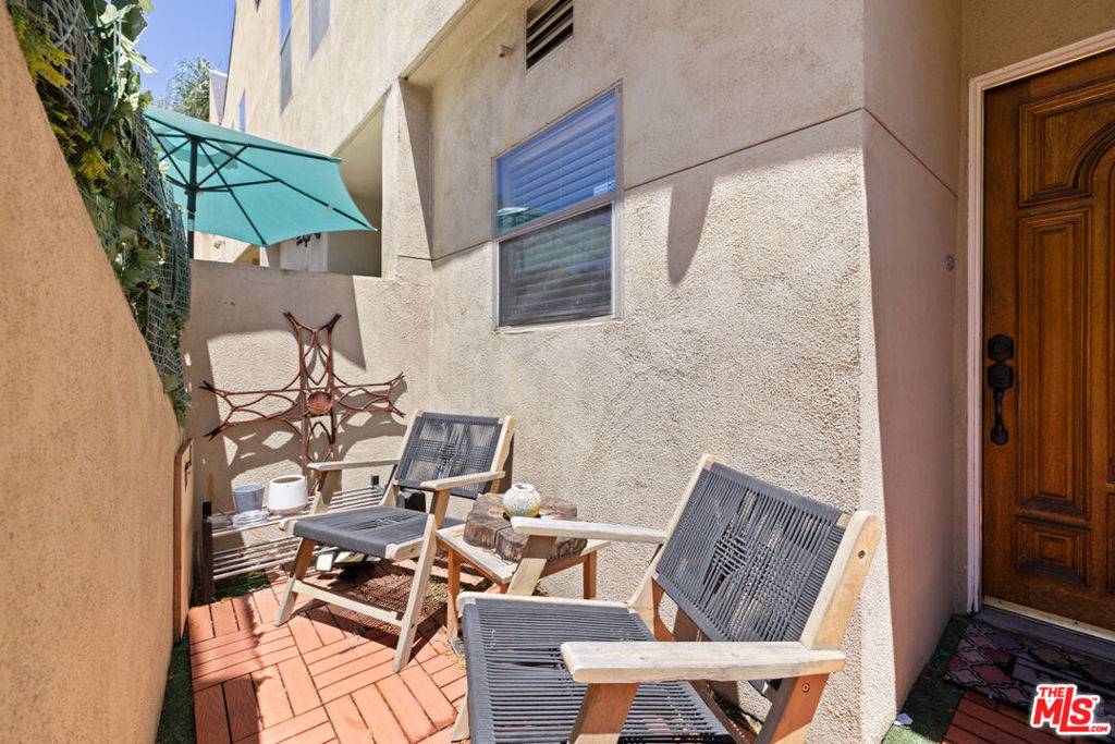Van Nuys, CA 91401,14256 Victory BLVD #4