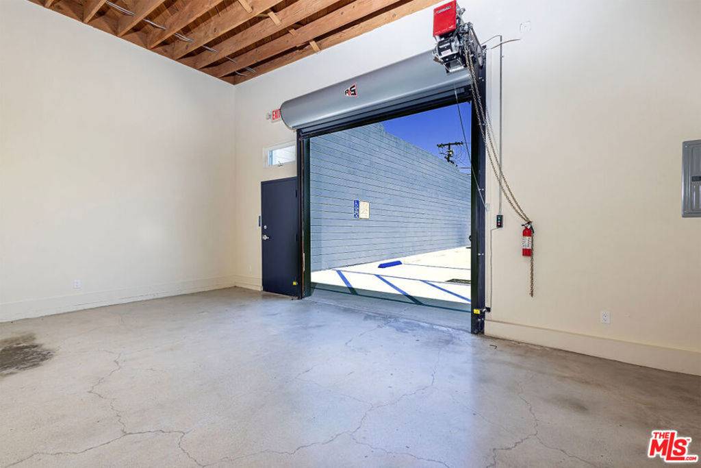 Los Angeles, CA 90016,5139 W Jefferson BLVD