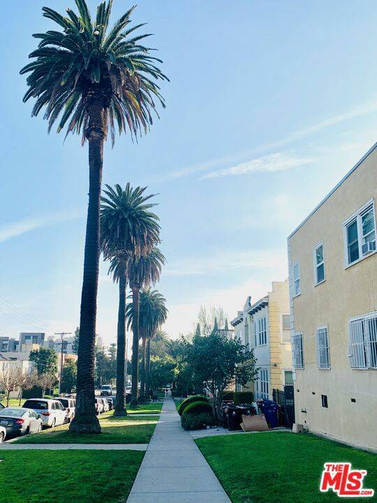 Los Angeles, CA 90027,1833 N NORMANDIE AVE #109