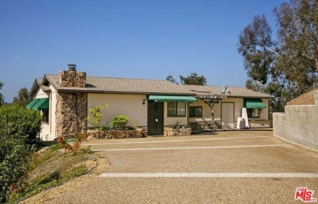Vista, CA 92081,607 Via Del Mar