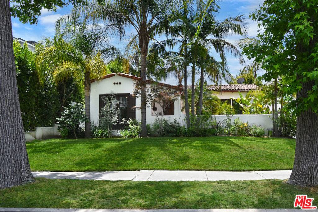 Toluca Lake, CA 91602,10344 Woodbridge ST